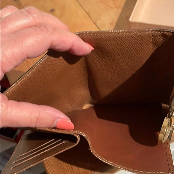Louis Vuitton Brown Monogram Wallet with box - Picture 7 of 11